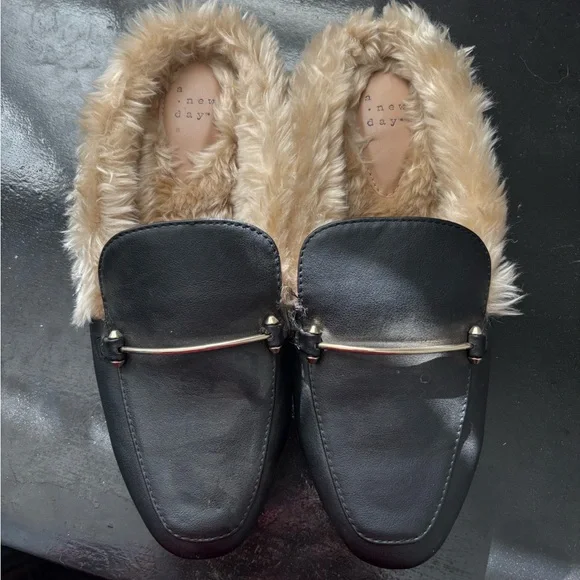 a new day Black Loafers with Fur Trim - Picture 2 of 3